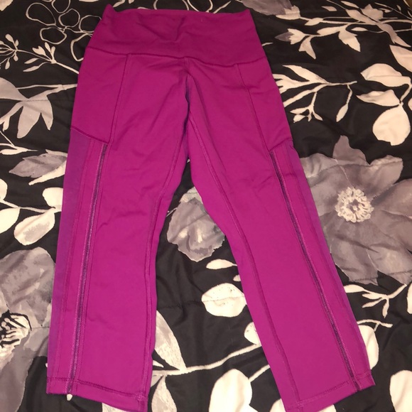Lululemon Capri - Picture 1 of 5